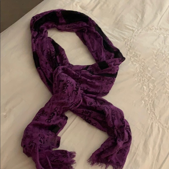 Scarf - Picture 2 of 5
